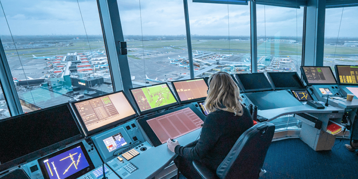 Moniteurs et écrans tactiles pour vidéosurveillance et CCTV