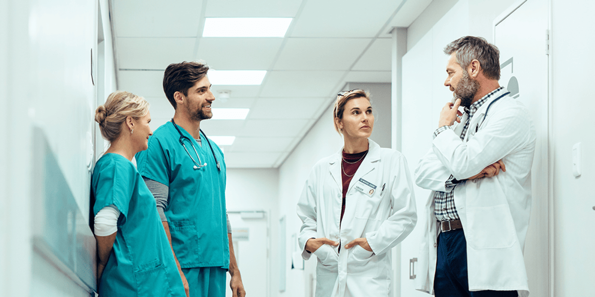 Moniteurs et écrans tactiles médicaux