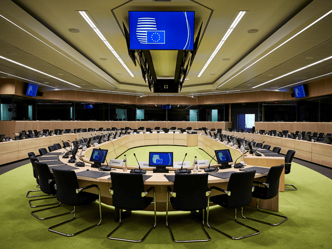 Réunion et conférence Écrans pour bureaux, conférence et salles de réunion